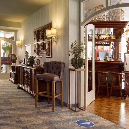 Grand Monopole Hotel 3*