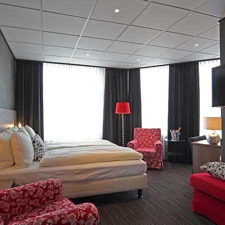 Grand Monopole Hotel