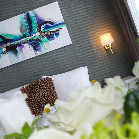 Grand Monopole Hotel