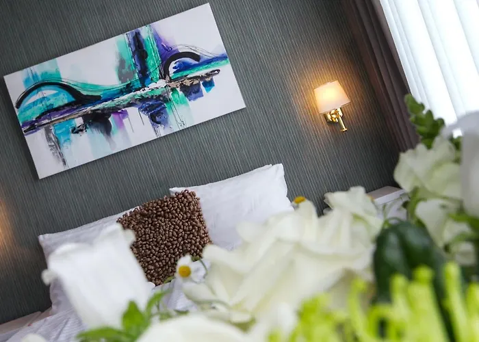 Grand Monopole Hotel