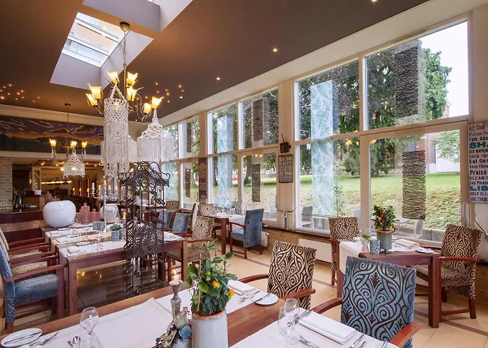 Grand Monopole Hotell 3*